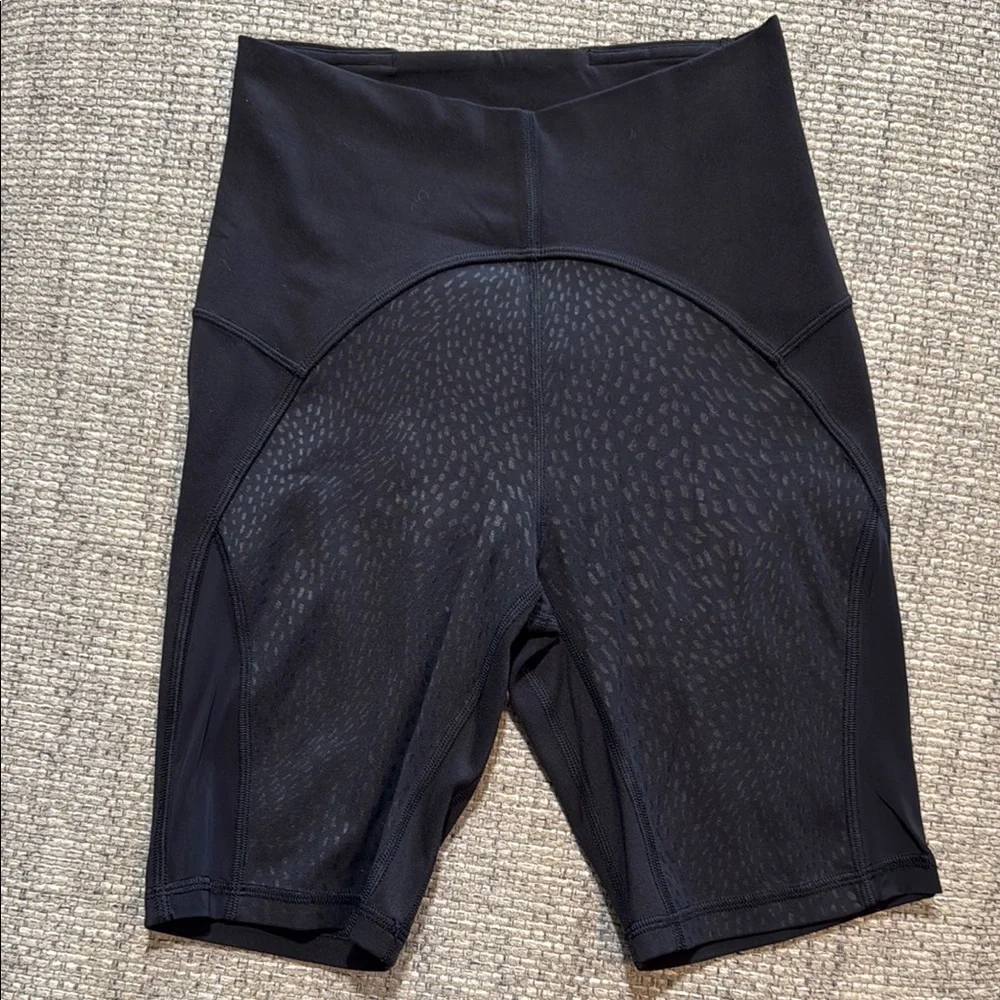 Lululemon Unlimit High Rise Biker‎ Shorts 8” Mesh Nulu Black sz4